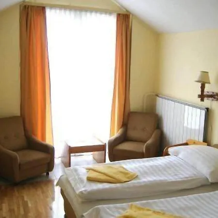 Hotel Bara Junior Budapest