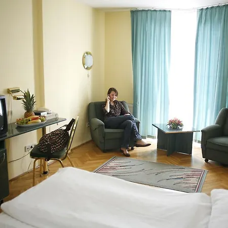 Hotel Bara Junior