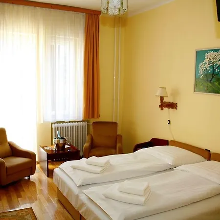 Bara Junior 2* Budapest