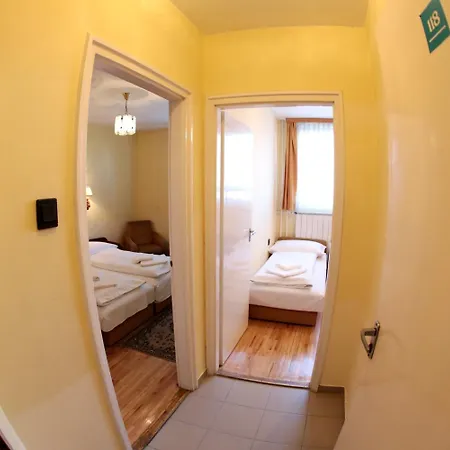 Bara Junior 2* Budapest