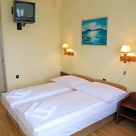 Bara Junior Hotell 2*