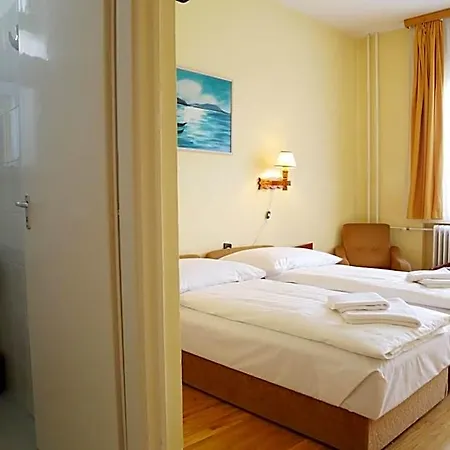 Bara Junior 2* Budapest