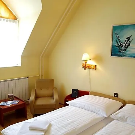 Hotell Bara Junior 2*