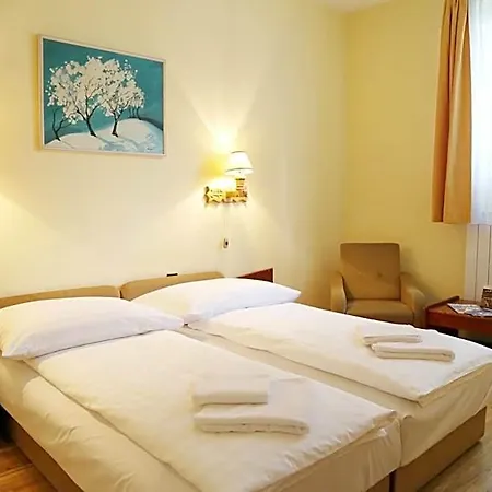 Bara Junior Hotell Budapest