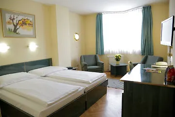 Bara Junior Szálloda