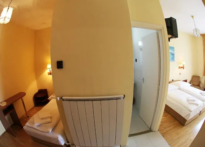 Bara Junior 2* ブダペスト