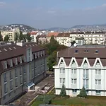 Hotel Bara Junior