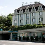 Hotel Bara Junior